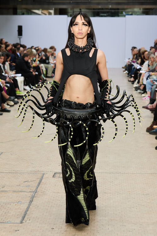 VENOM HALO SCULPTURAL LOOK